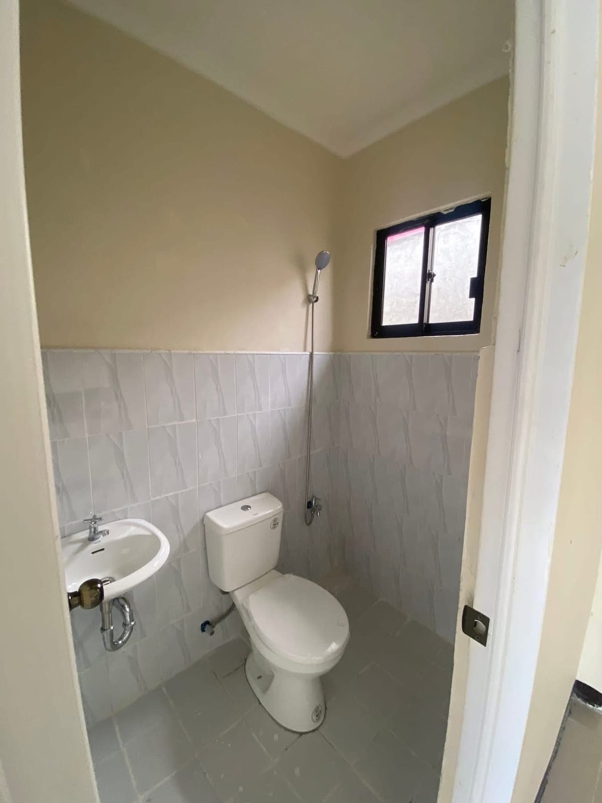 🏡 House for rent ₱12,000/month - photo 2