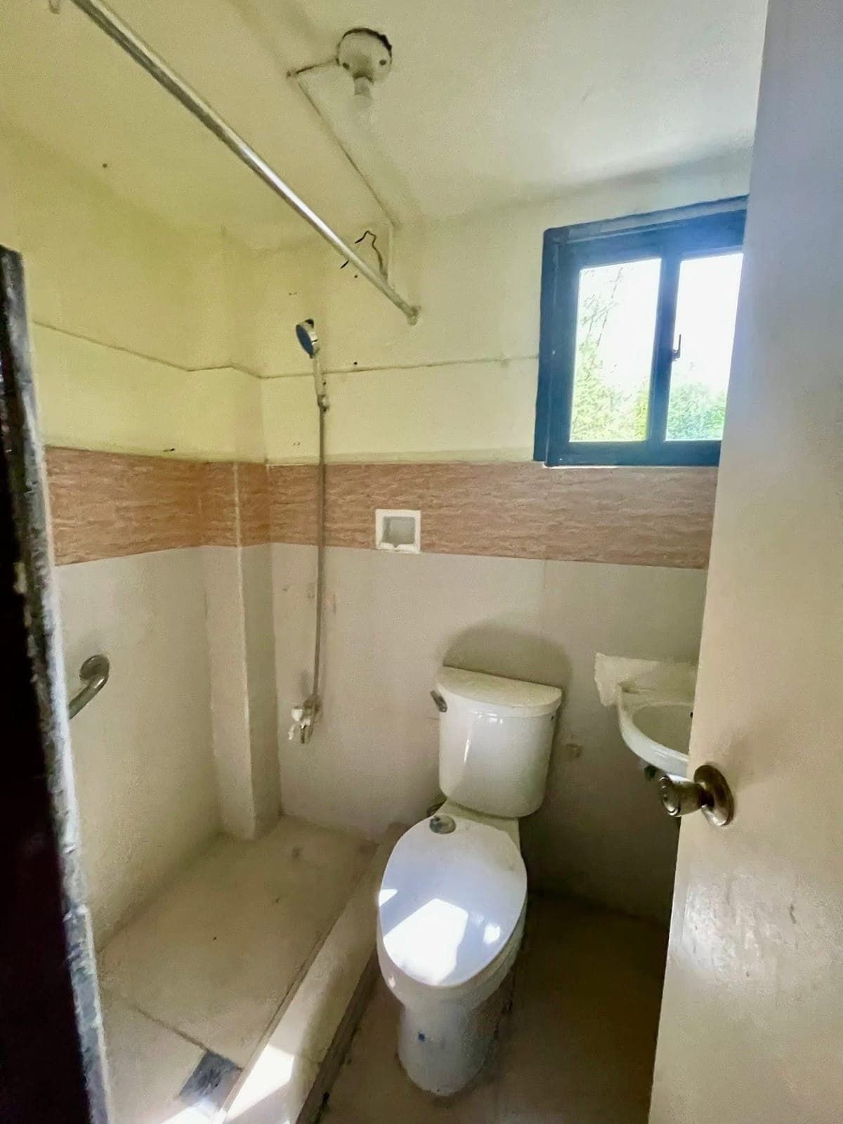 🔸Insular Village Lanang 2 Storey Townhouse for Rent🔸Unfurnished Newly painted and renovated🔶 - photo 2