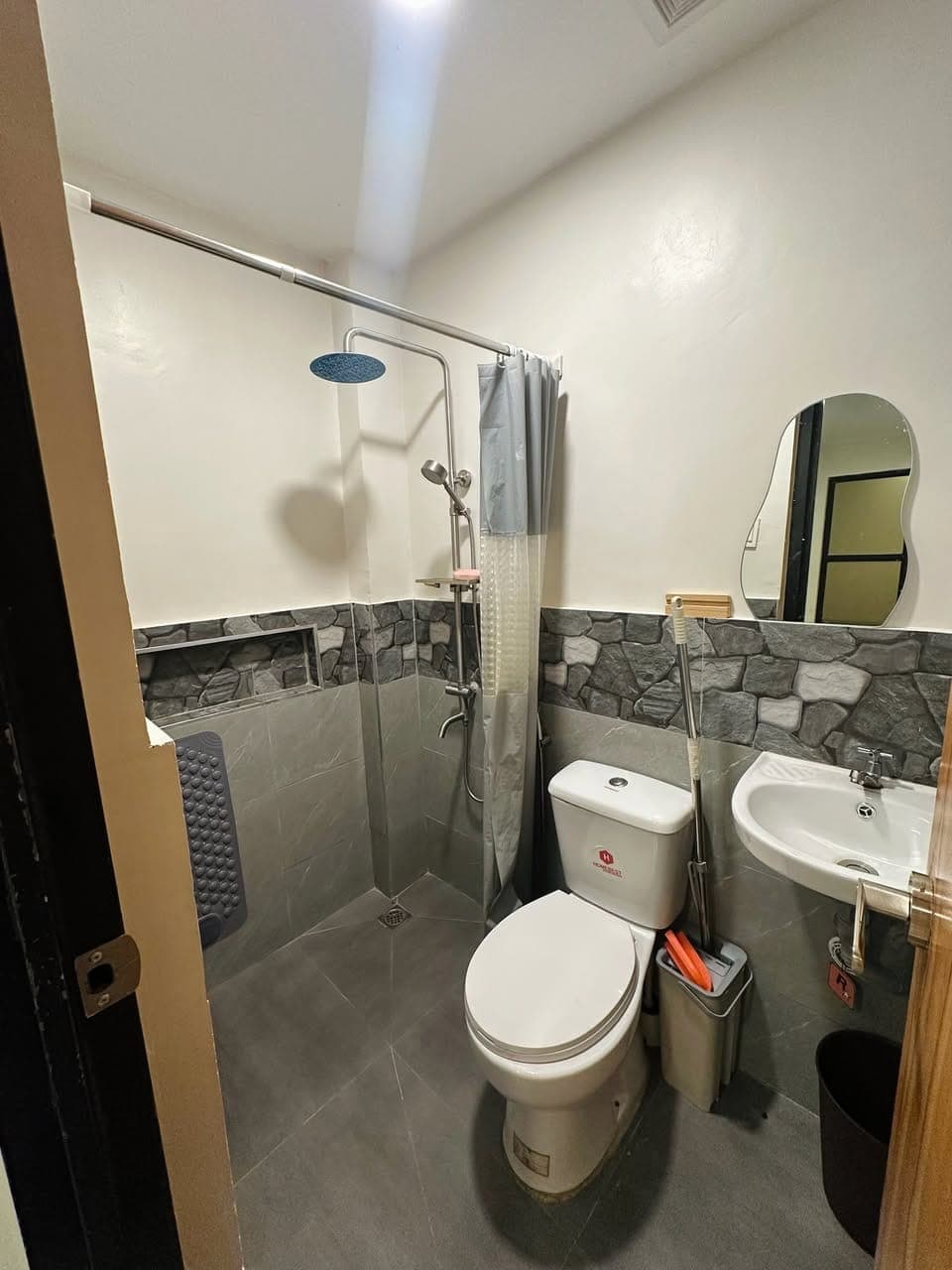 Air-CONDITIONED MALE & FEMALE BEDSPACE AVAILABLE ‼️ PASAY AREA - photo 4