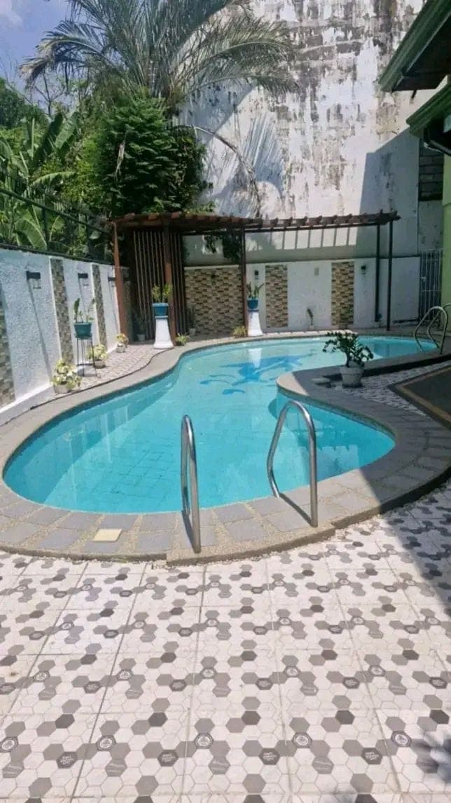 HOUSE FOR RENT - photo 1
