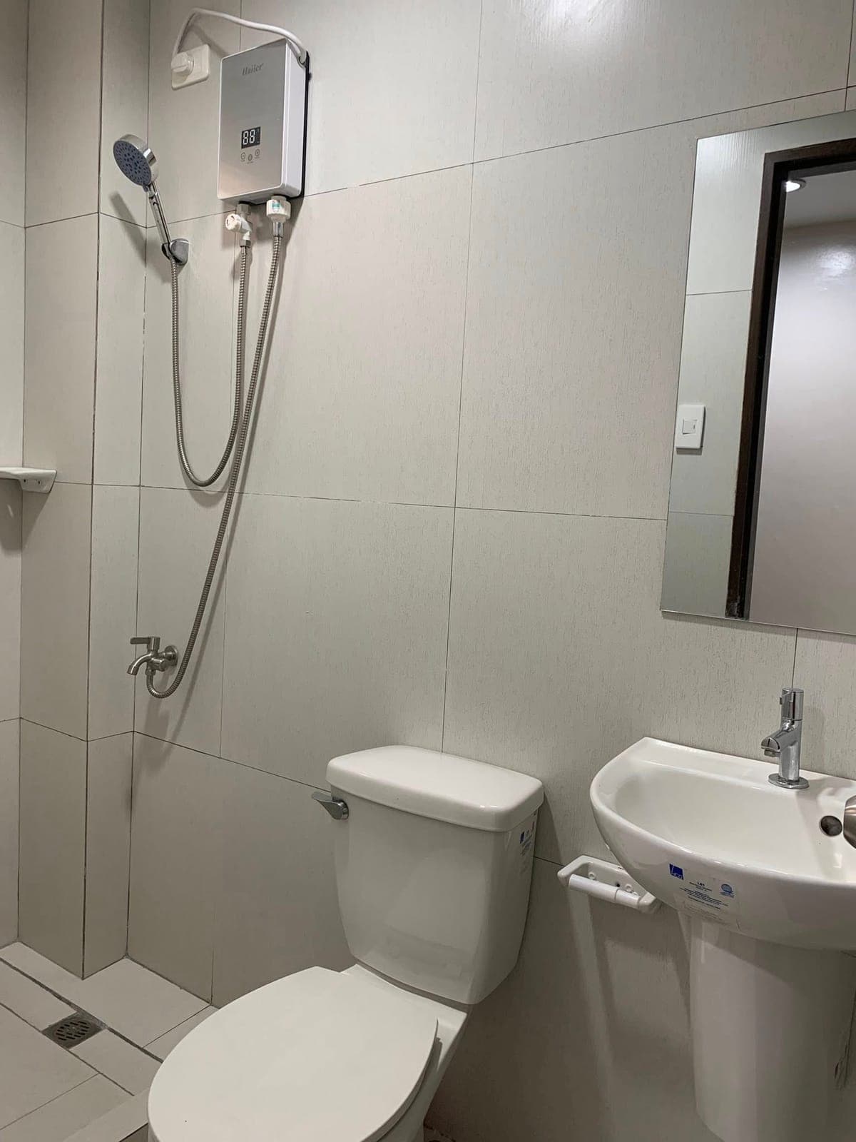 🏢 FOR RENT ONLY – AVAILABLE UNITS IN MANDALUYONG CITY - photo 5