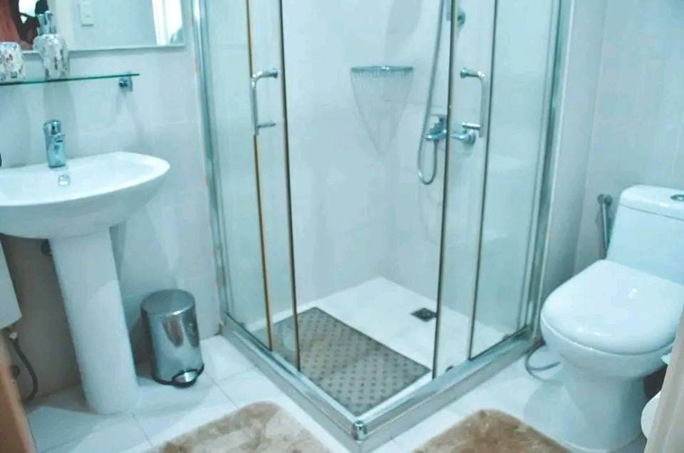 𝐅𝐎𝐑 𝐑𝐄𝐍𝐓 Studio with balcony Condo Unit in KNIGHTSBRIDGE RESIDENCES - photo 3