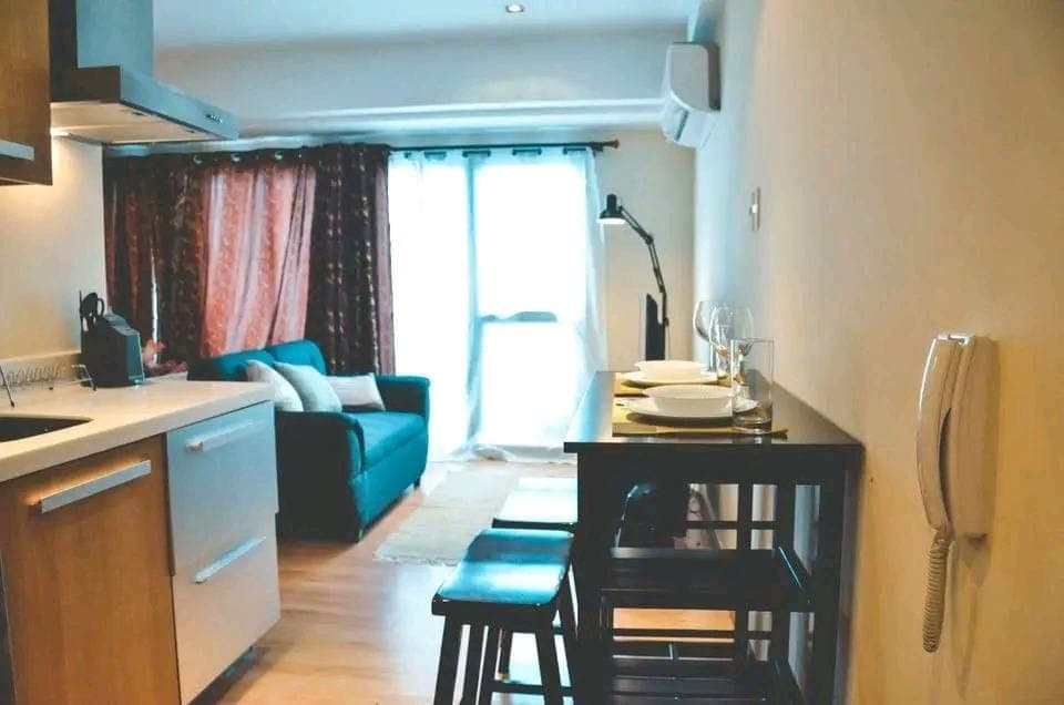 𝐅𝐎𝐑 𝐑𝐄𝐍𝐓 Studio with balcony Condo Unit in KNIGHTSBRIDGE RESIDENCES - photo 5