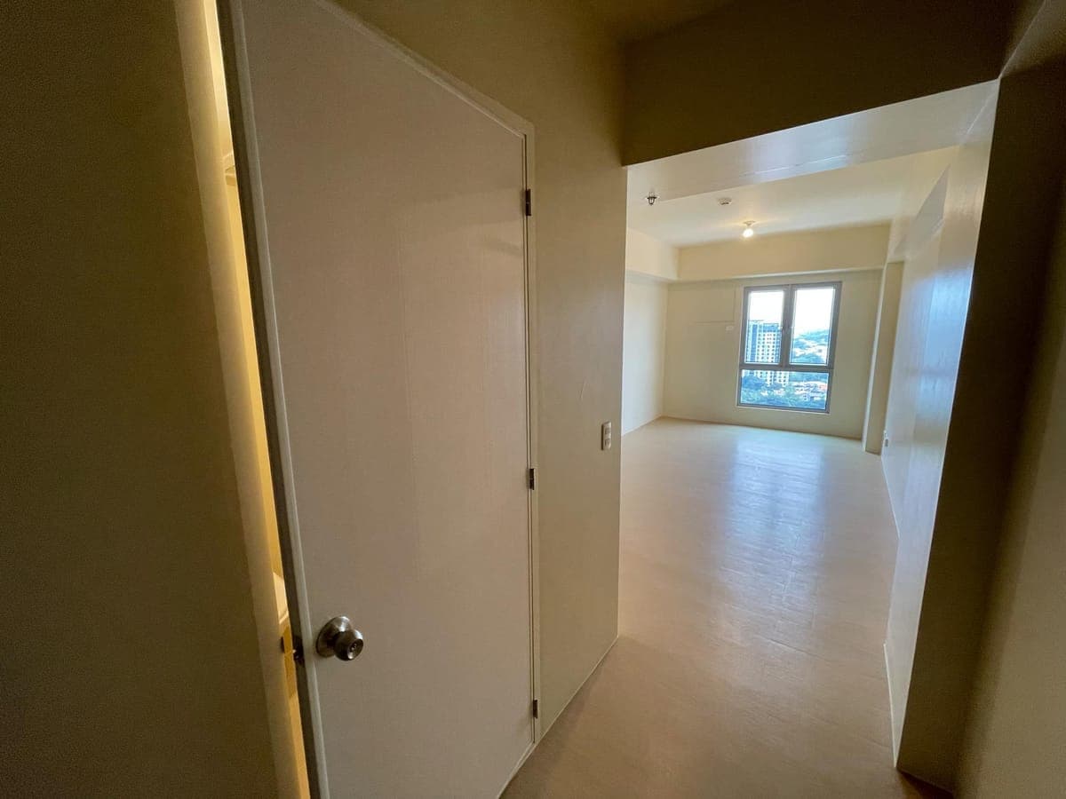 **🏢 FOR RENT OR FOR SALE – Studio Unit | Avida Towers Abreeza, Davao City** - photo 16