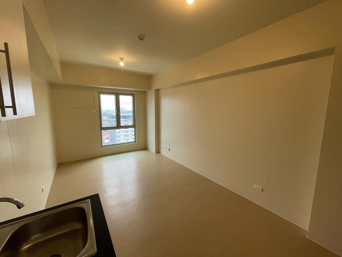 **🏢 FOR RENT OR FOR SALE – Studio Unit | Avida Towers Abreeza, Davao City** - photo 6