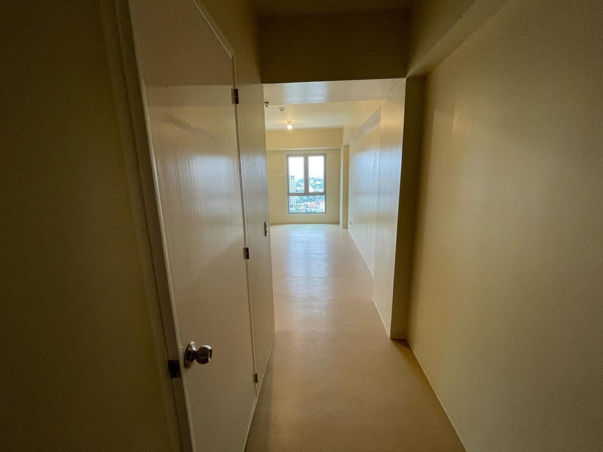 **🏢 FOR RENT OR FOR SALE – Studio Unit | Avida Towers Abreeza, Davao City** - photo 9