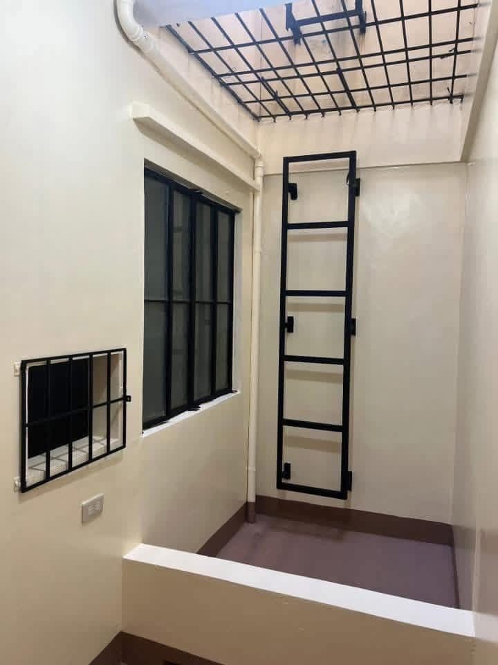 (Direct Owner) - photo 15