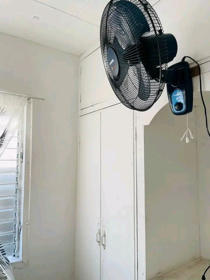 Room For Rent-Ladies Only - photo 3