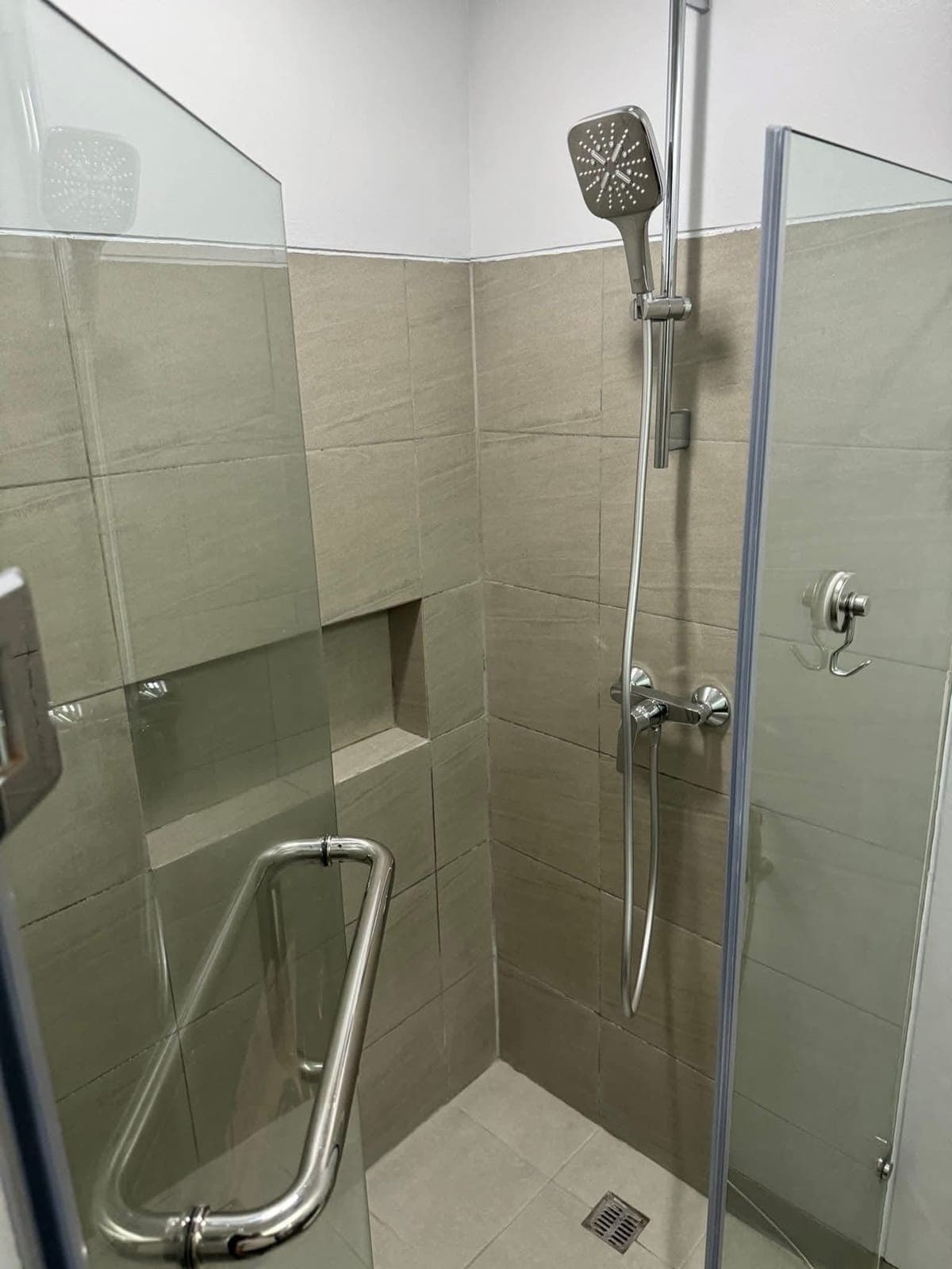 📣FOR RENT 1 Bedroom in The Residences at Greenbelt (TRAG)🏢 - photo 11