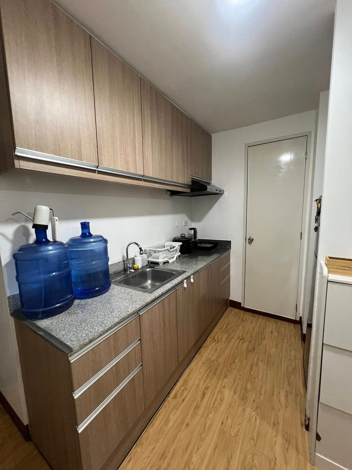 FULLY FURNISHED CONDO FOR RENT - photo 8