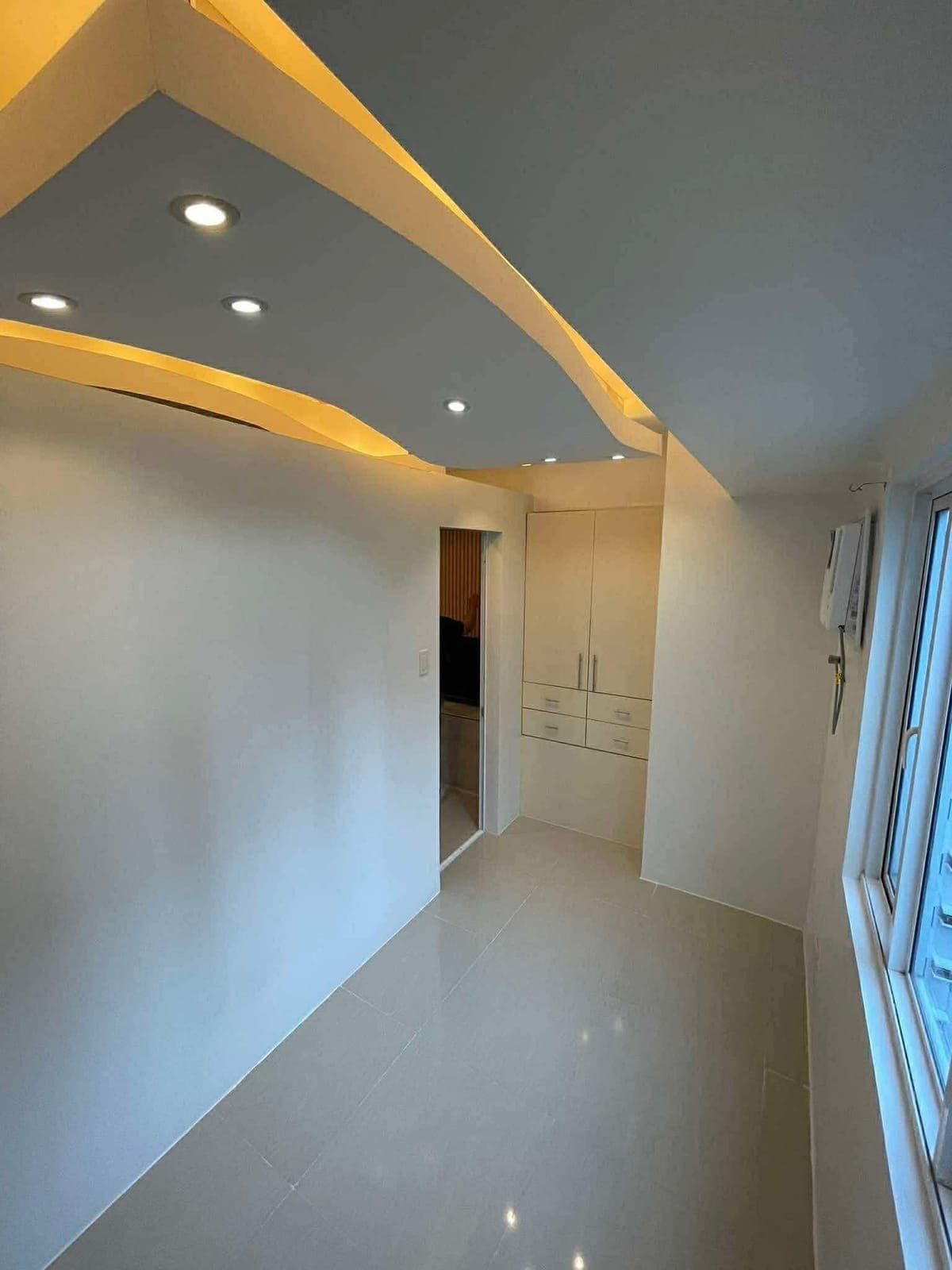 Furnished 1bedroom Corner Unit FOR RENT - photo 4