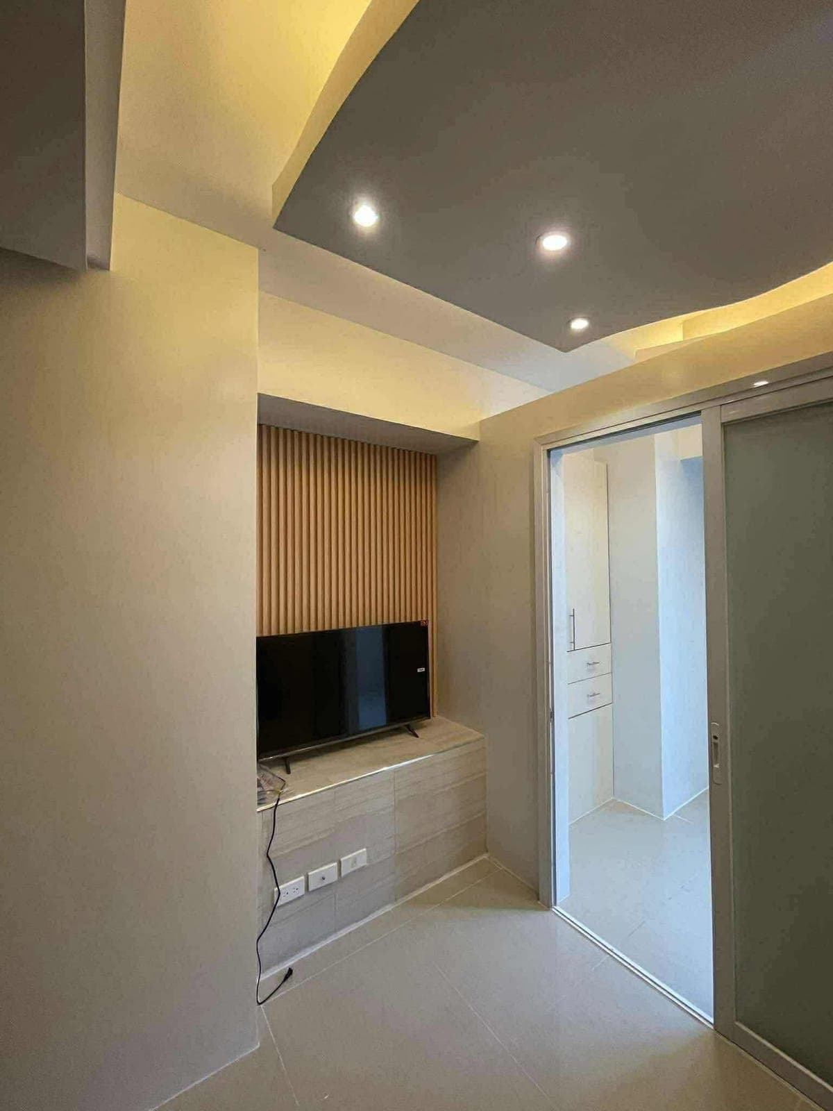 Furnished 1bedroom Corner Unit FOR RENT - photo 5