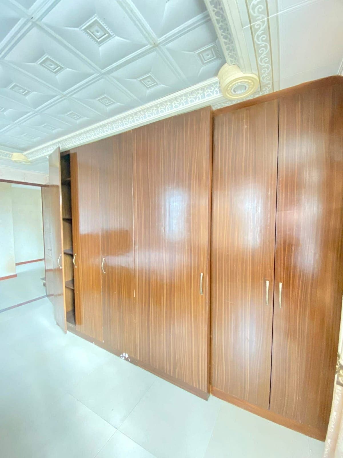 3STORY HOUSE FOR RENT - photo 1