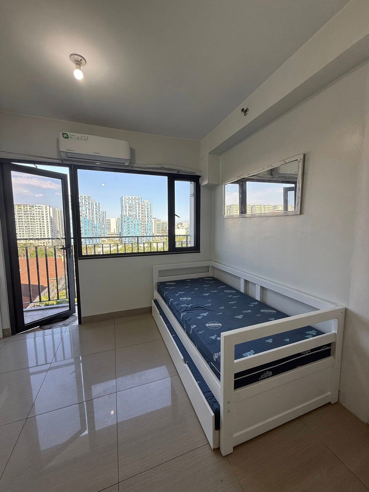 - SHORE 2 RESIDENCES FOR RENT - - photo 4