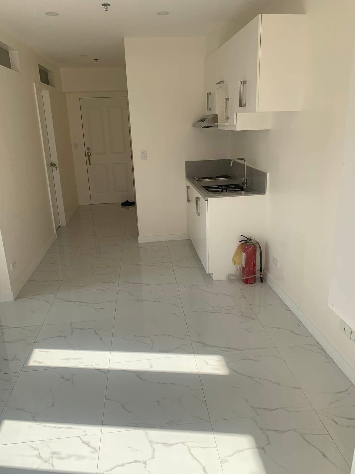 NEWLY 2-BEDROOM | SEMI-FURNISHED UNIT FOR RENT - photo 2