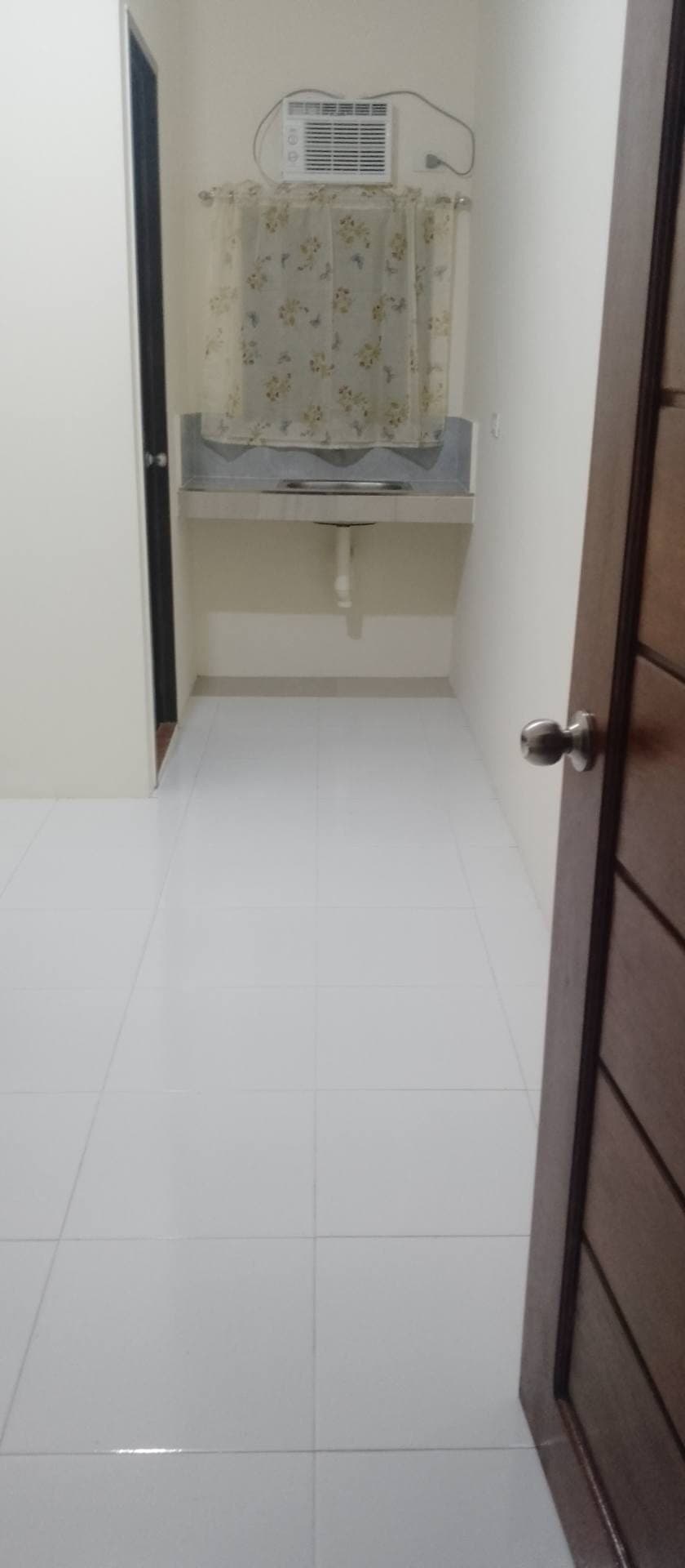 Available! - photo 1