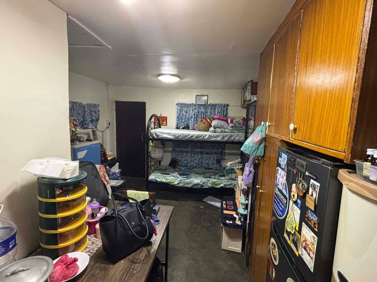 For Rent Studio Type Semi Furnish 2nd Floor - photo 1