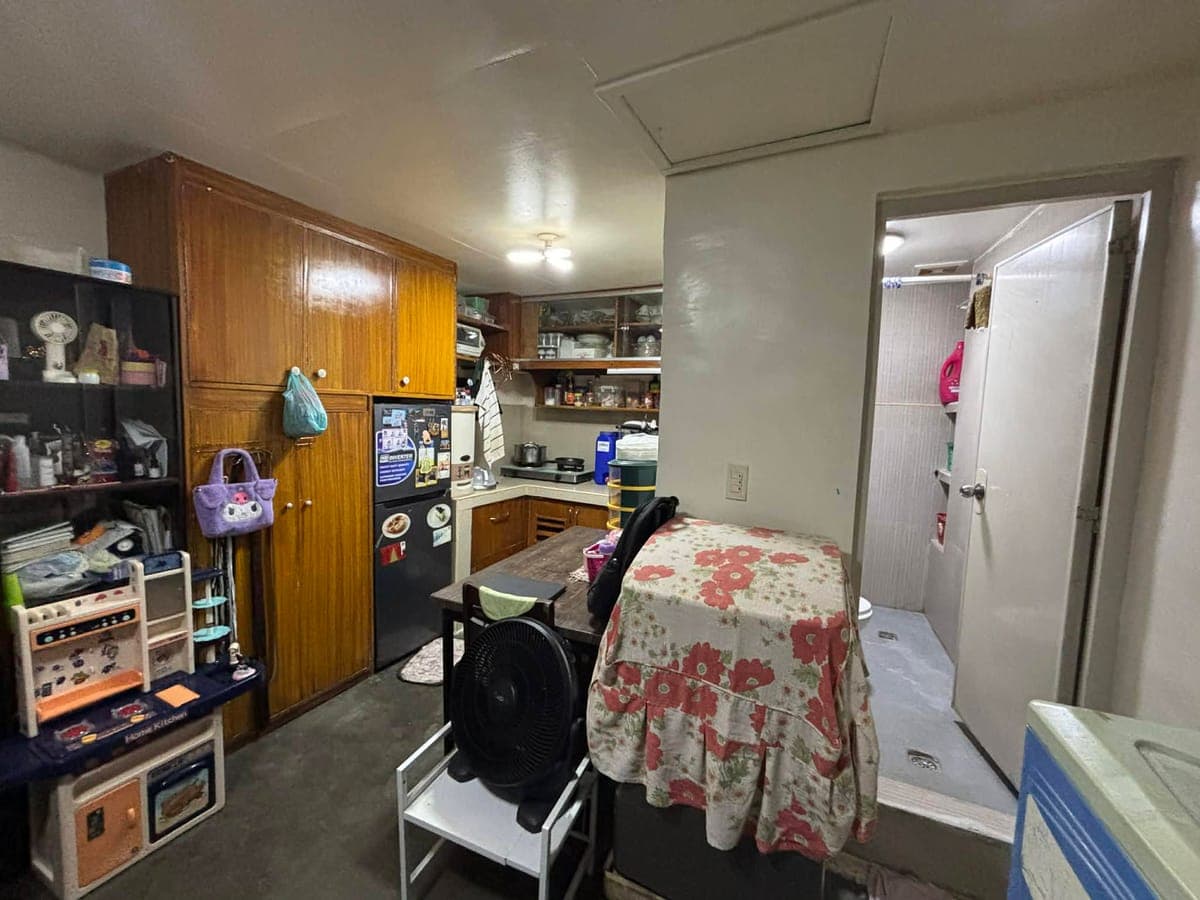 For Rent Studio Type Semi Furnish 2nd Floor - photo 3