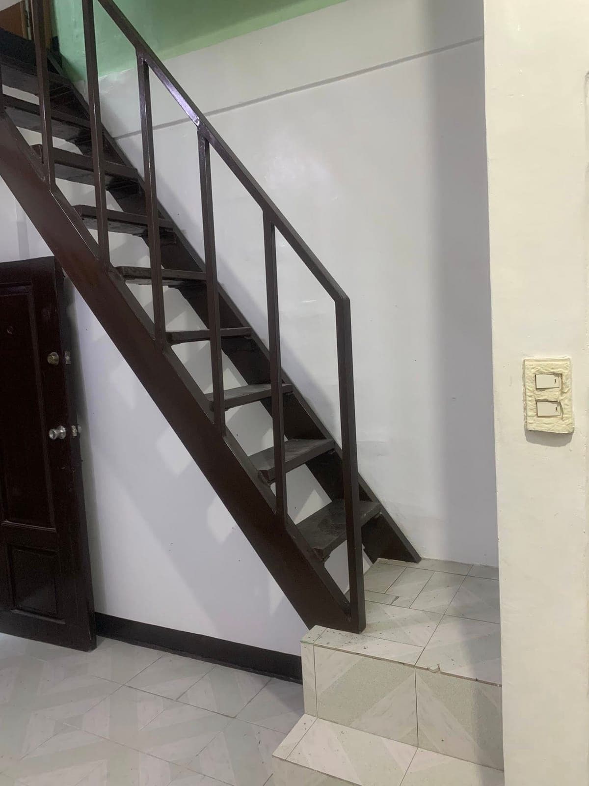 FOR RENT: APARTMENT 2-STOREYS (UP AND DOWN) W/ TERRACE, 1 BEDROOM, 1 BATHROOM, NEAR UNIVERSITY BELT,... - photo 7