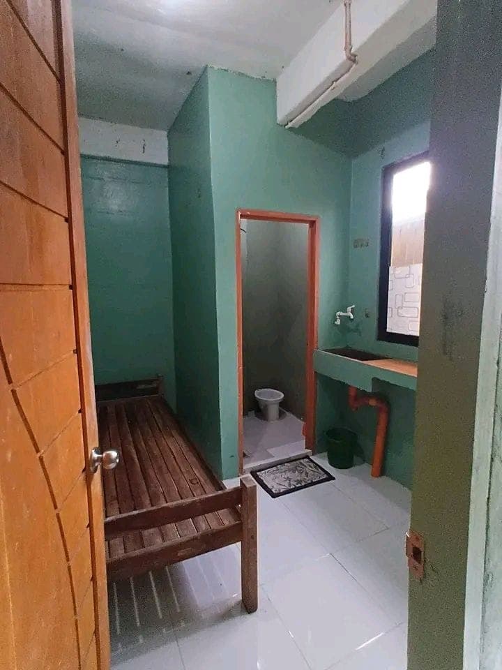 Semi furnished room for rent - photo 3