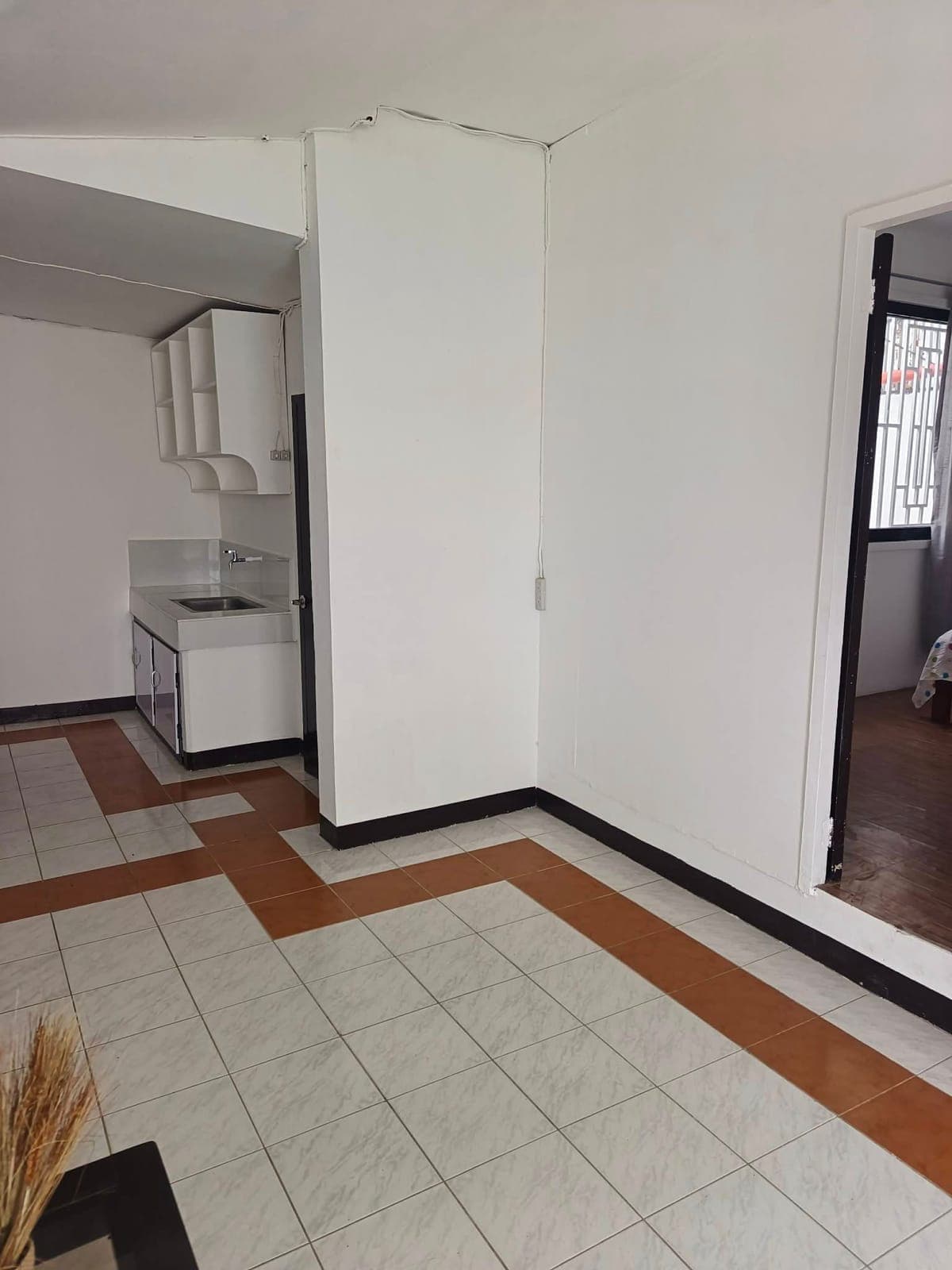 HOUSE FOR RENT - photo 2