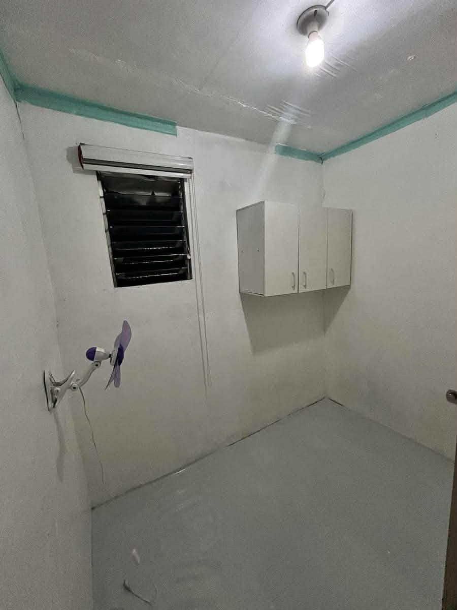 Room for rent available - photo 4