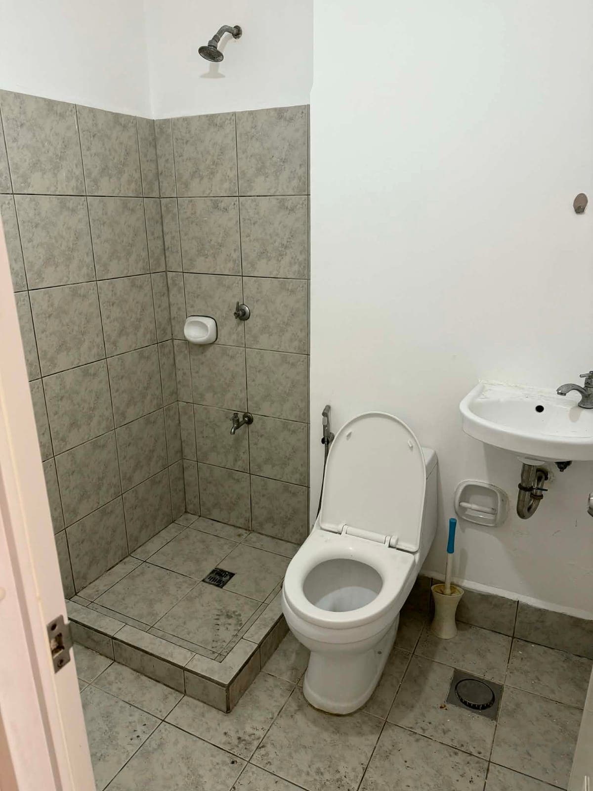 STUDIO SEMI FURNISHED FOR RENT (CONDO) - photo 2