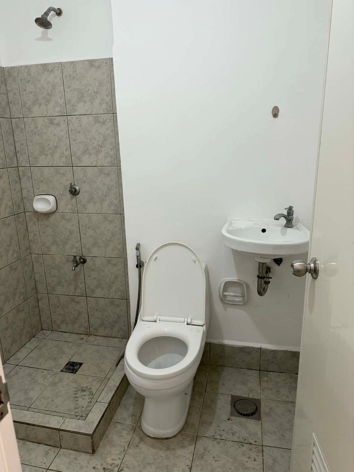 STUDIO SEMI FURNISHED FOR RENT (CONDO) - photo 4