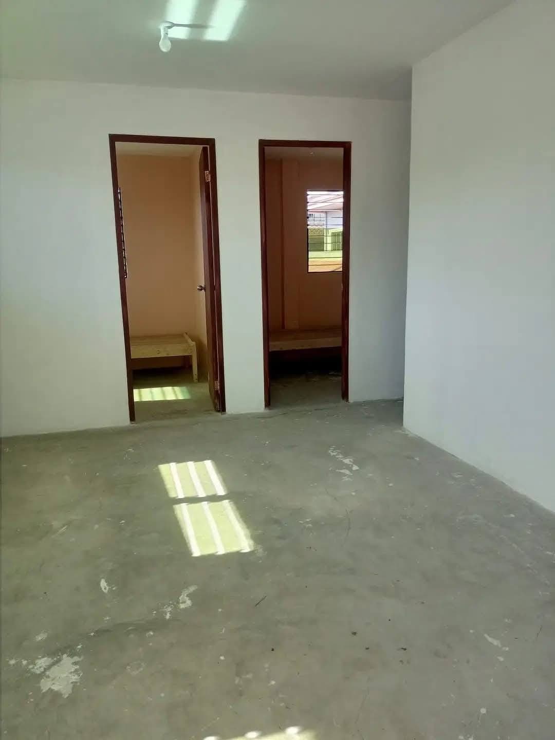 "female room for rent" - photo 2