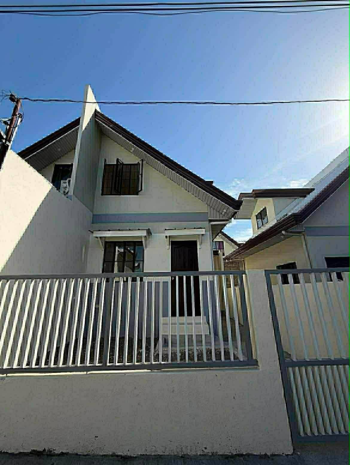 Duplex House for Rent at Prestige Cabantian Diego Model !! 📣📣 - photo 3