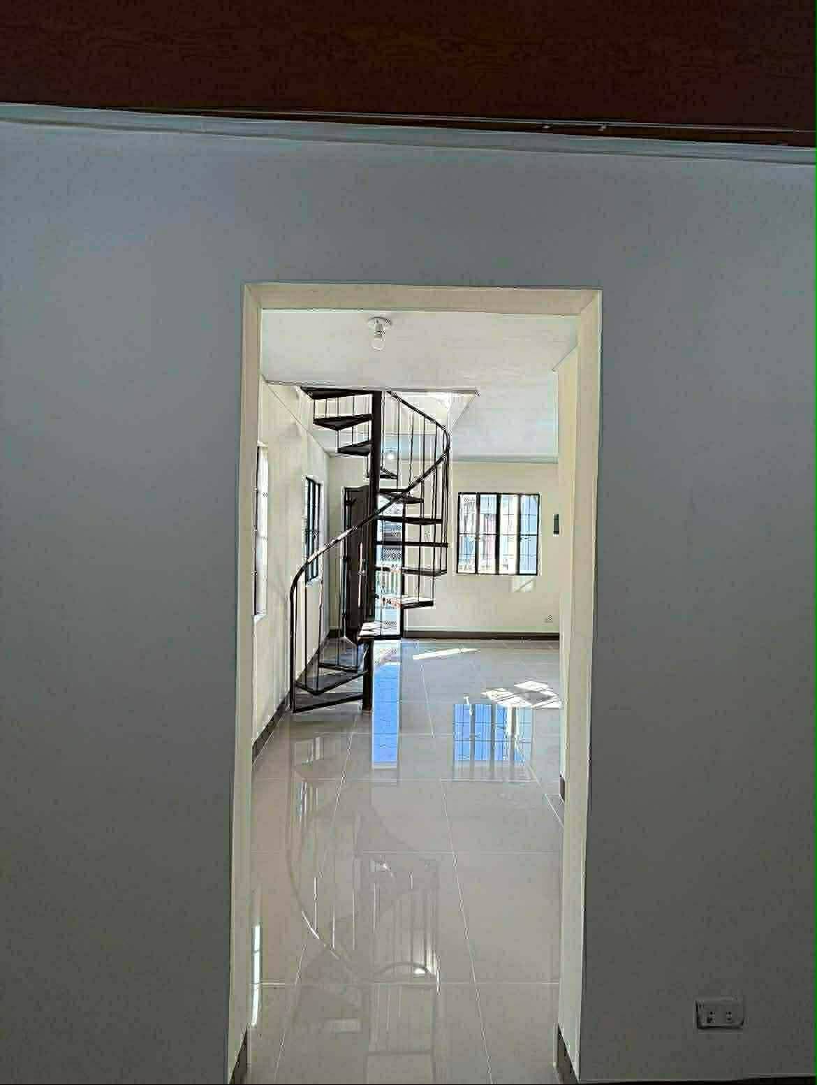 Duplex House for Rent at Prestige Cabantian Diego Model !! 📣📣 - photo 6