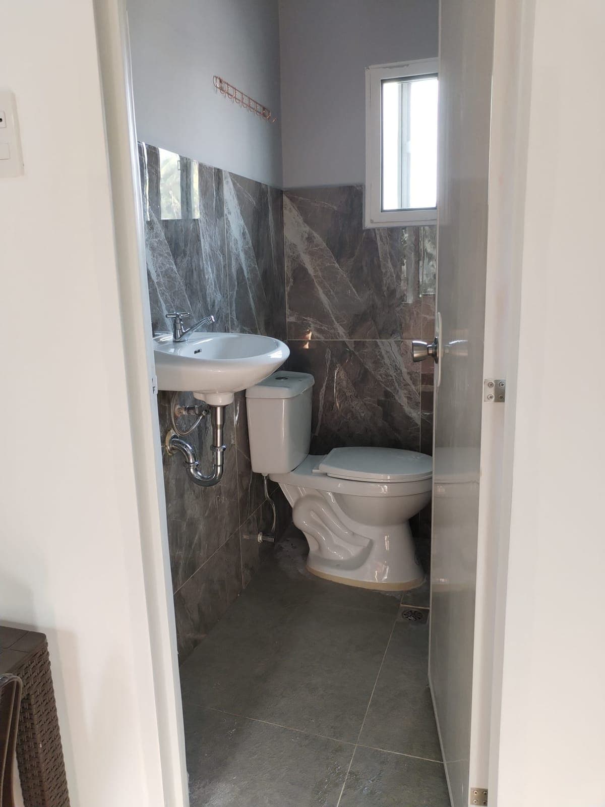 ROOMS FOR RENT! - photo 2