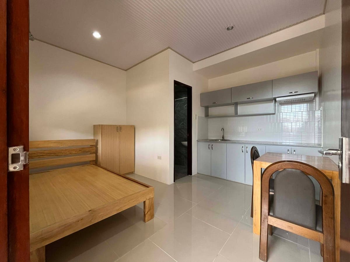 Facebook Page: - photo 5