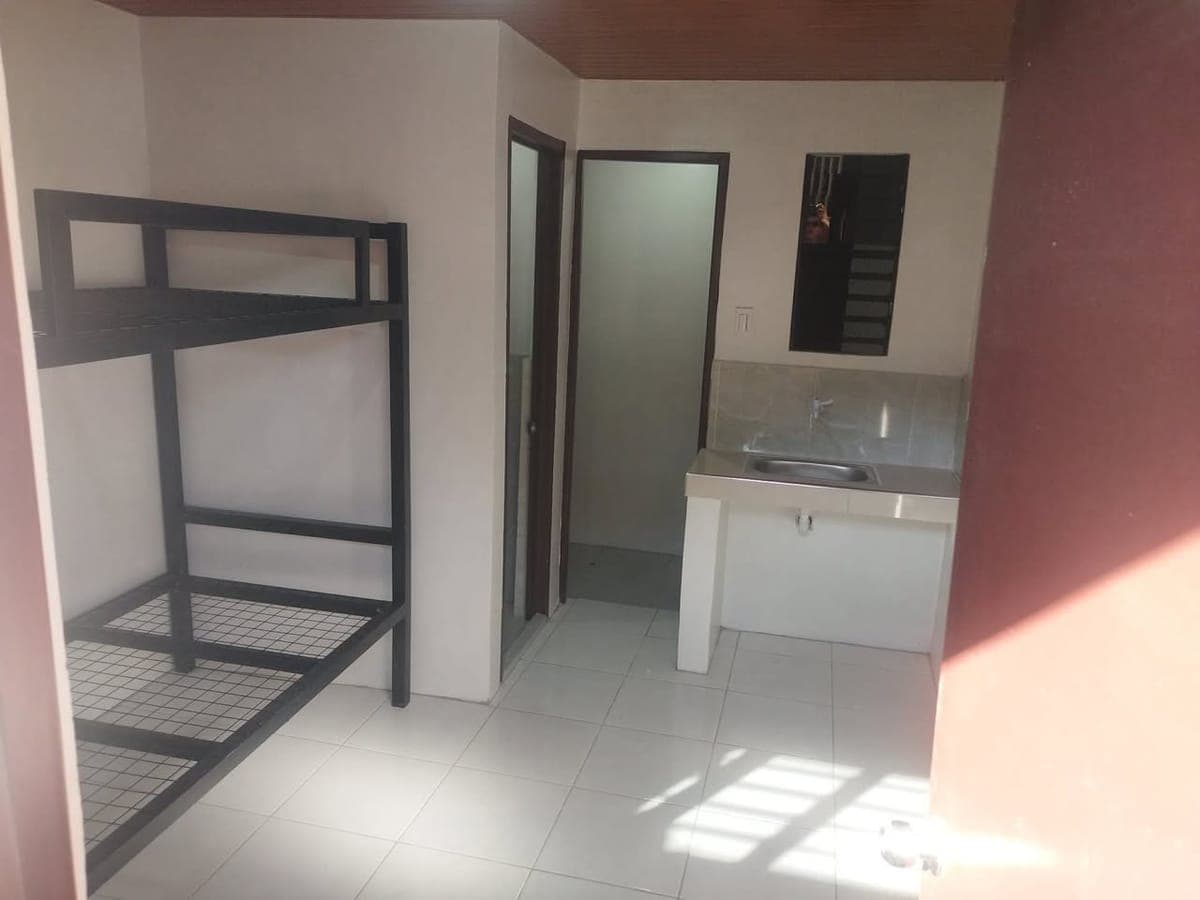 ROOM FOR RENT - photo 1