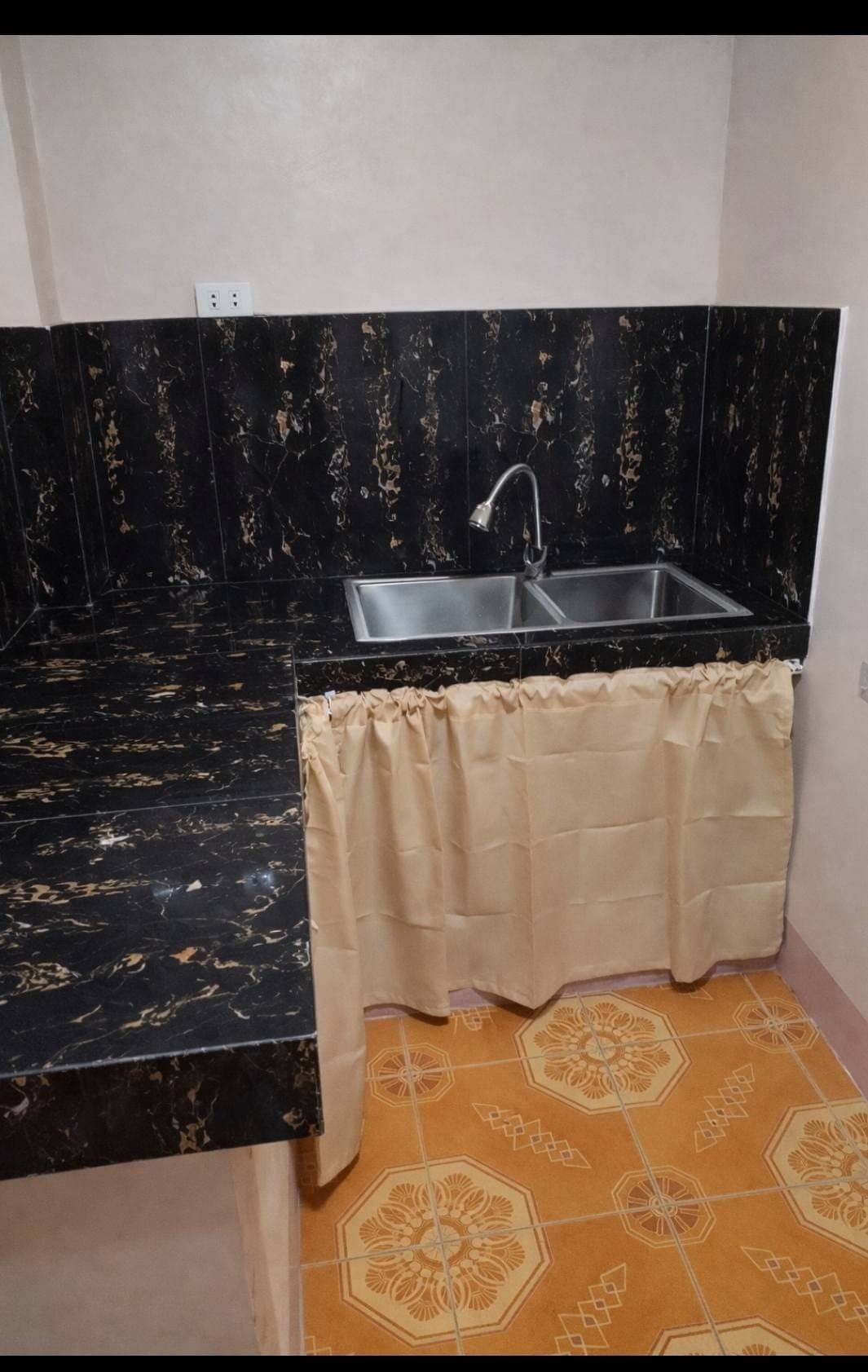 🏠 FEMALE BEDSPACE & MALE BEDSPACE - photo 8