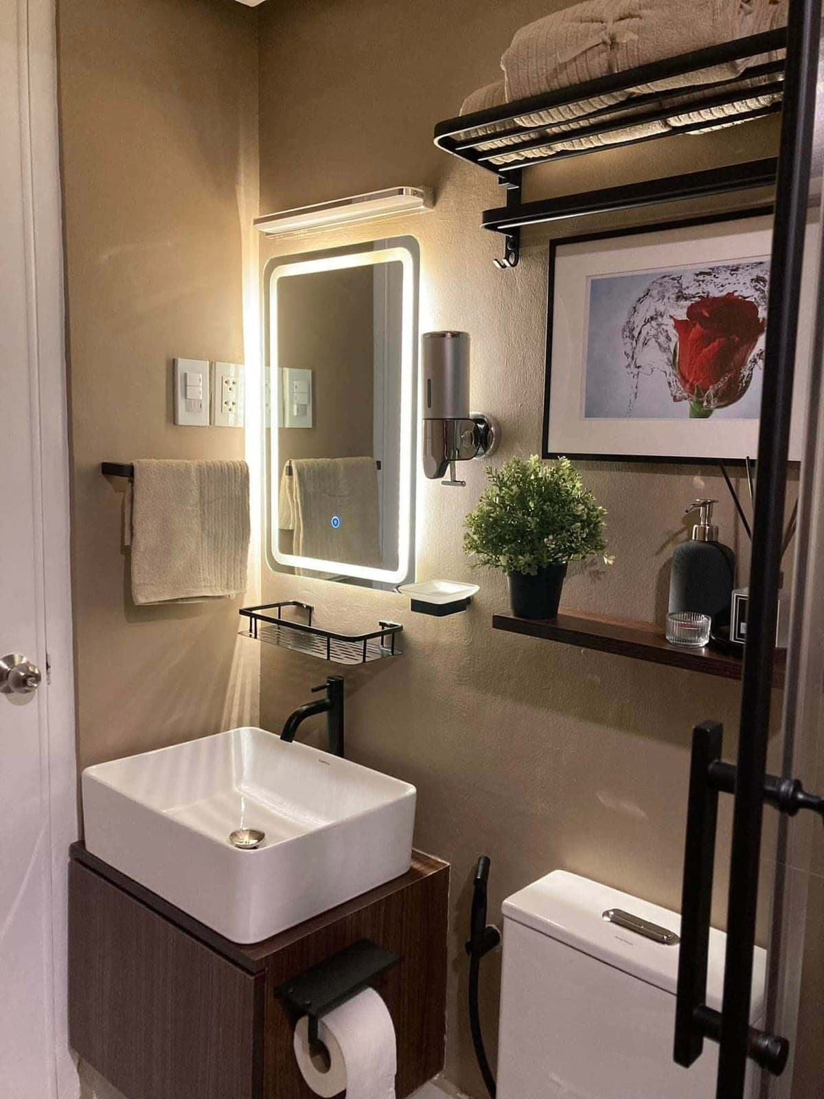 🚨 RUSH RENT 🚨🏘️ 2 Bedroom Unit - photo 2