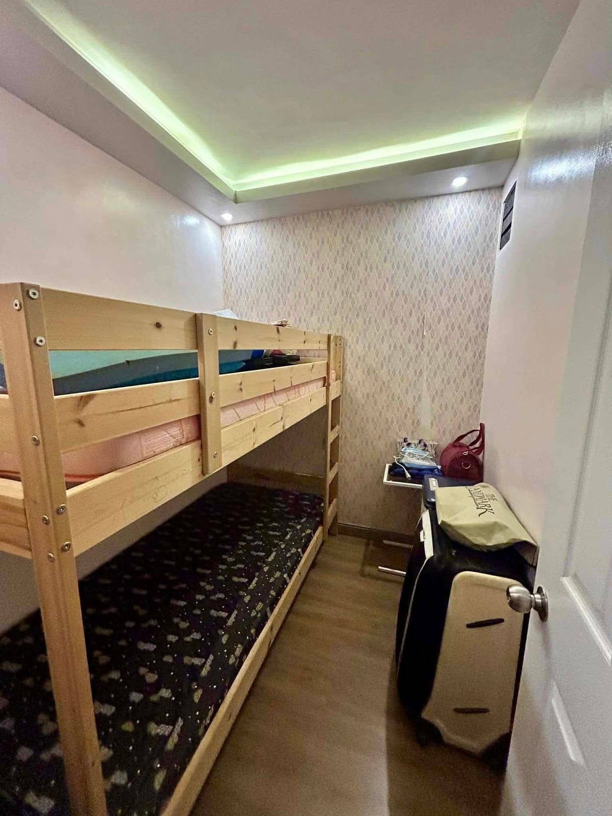 🚨 RUSH RENT 🚨🏘️ 2 Bedroom Unit - photo 6