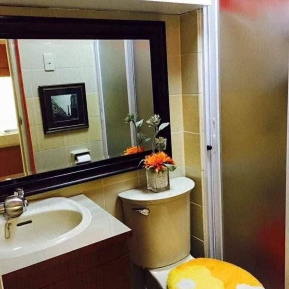 𝐅𝐎𝐑 𝐑𝐄𝐍𝐓 One Bedroom with Balcony Condo Unit at Makati Executive Tower - photo 3