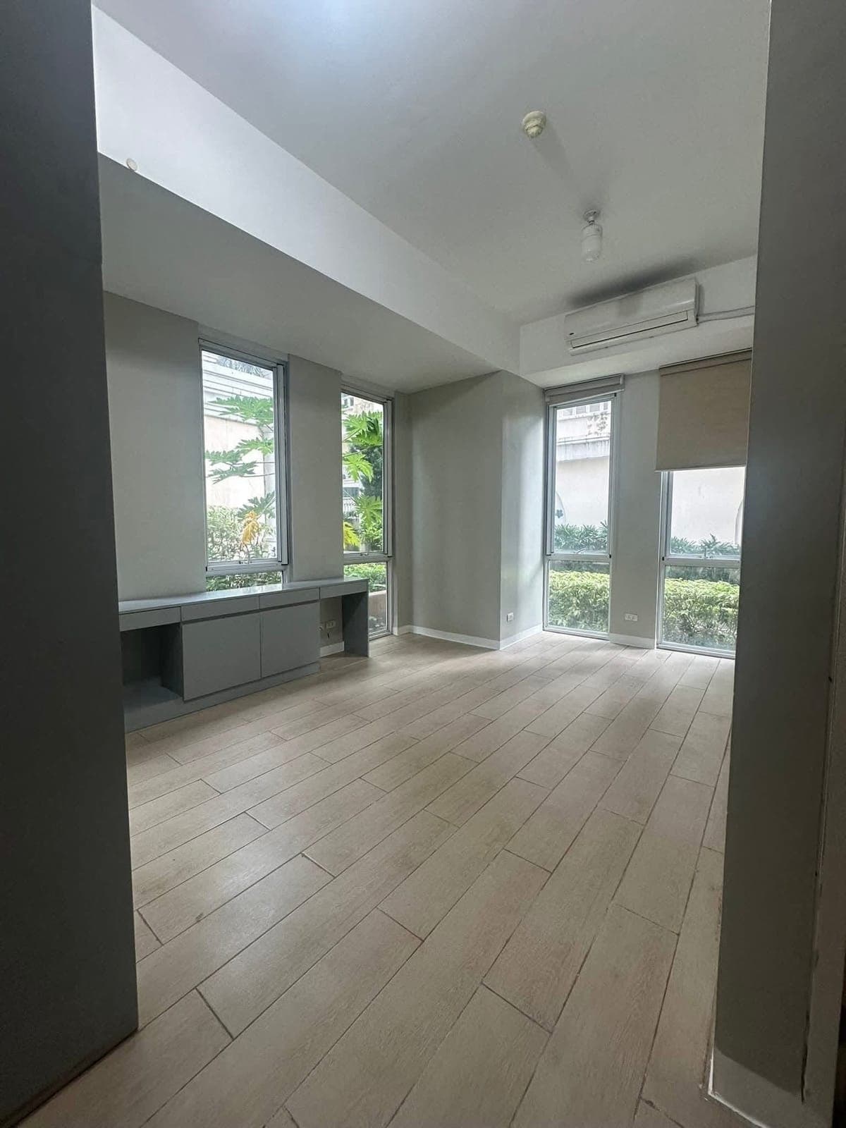 📣FOR RENT | 3-Bedroom with Parking - photo 6