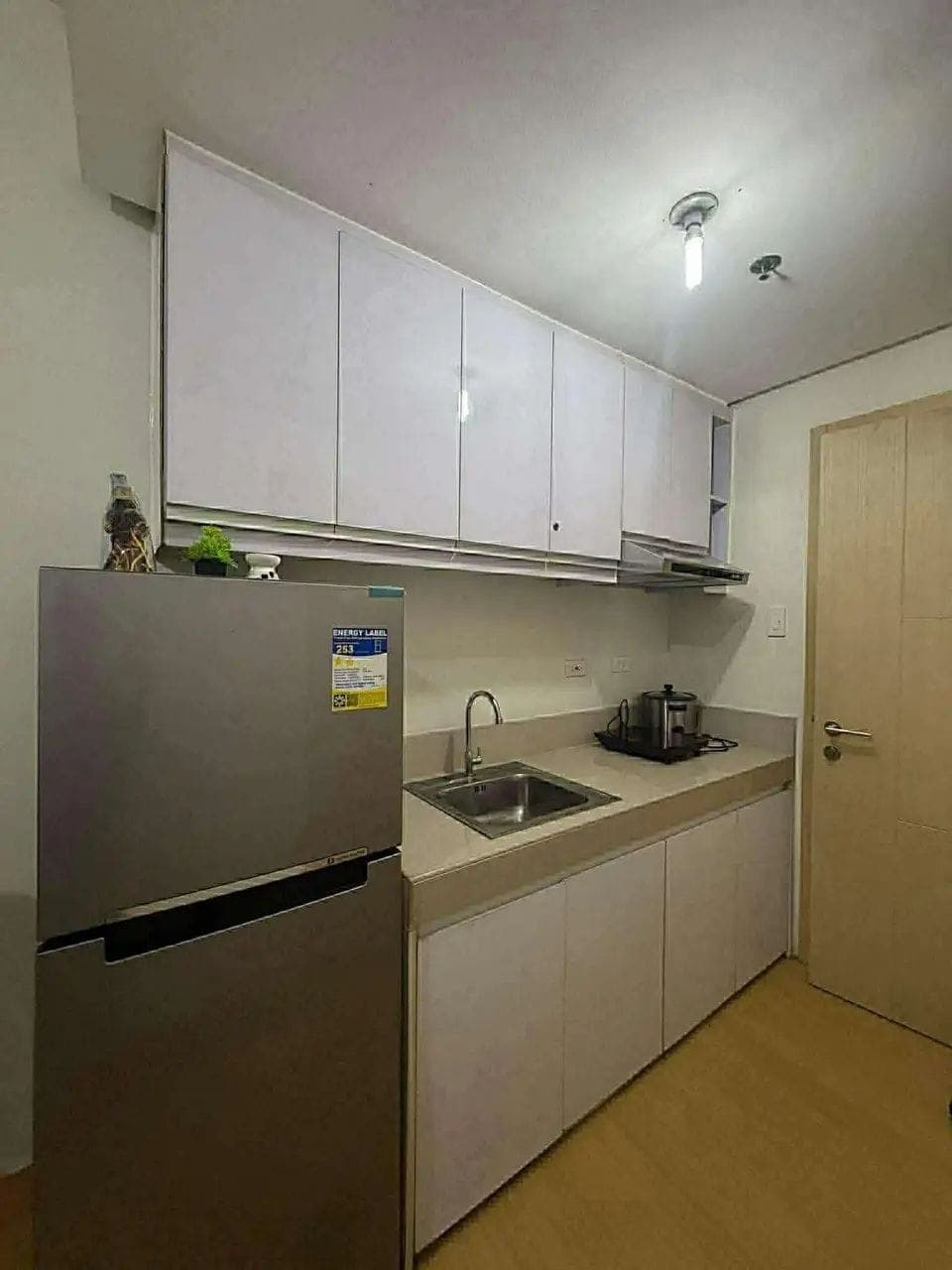 RUSH FOR RENT: 13K/month. (ALL IN) inclusive water , electricity and internet - photo 1