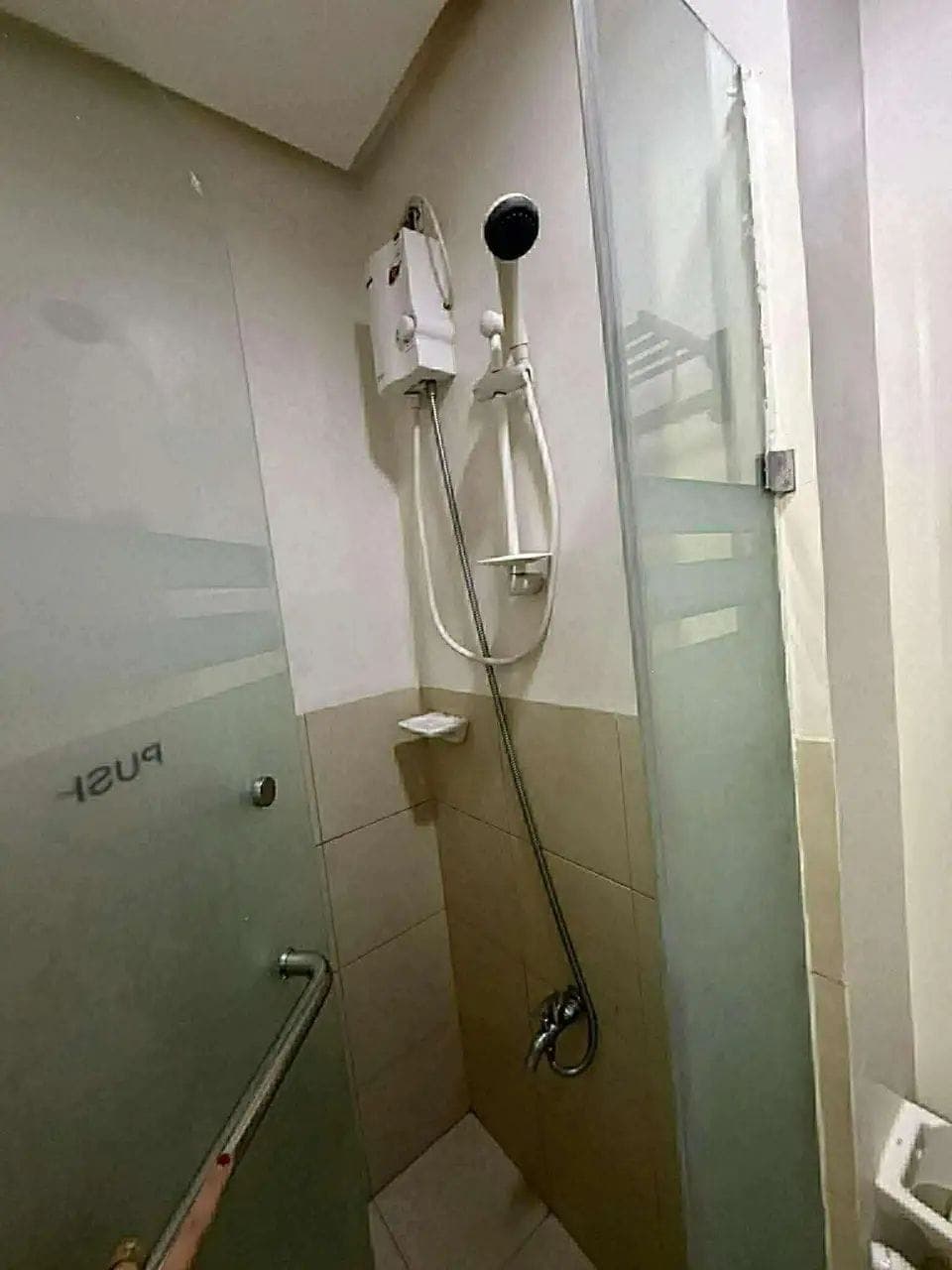 RUSH FOR RENT: 13K/month. (ALL IN) inclusive water , electricity and internet - photo 4