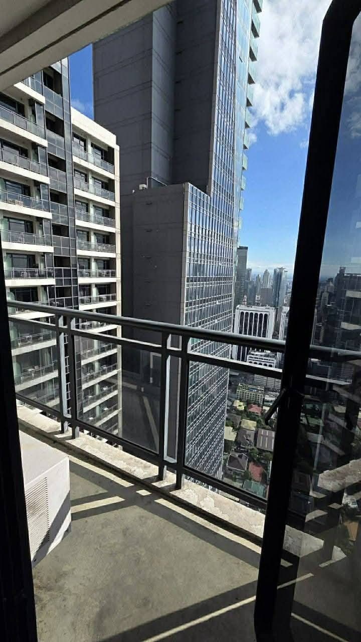 𝐅𝐎𝐑 𝐑𝐄𝐍𝐓 Studio with balcony Condo Unit in The GRAMERCY RESIDENCES - photo 5