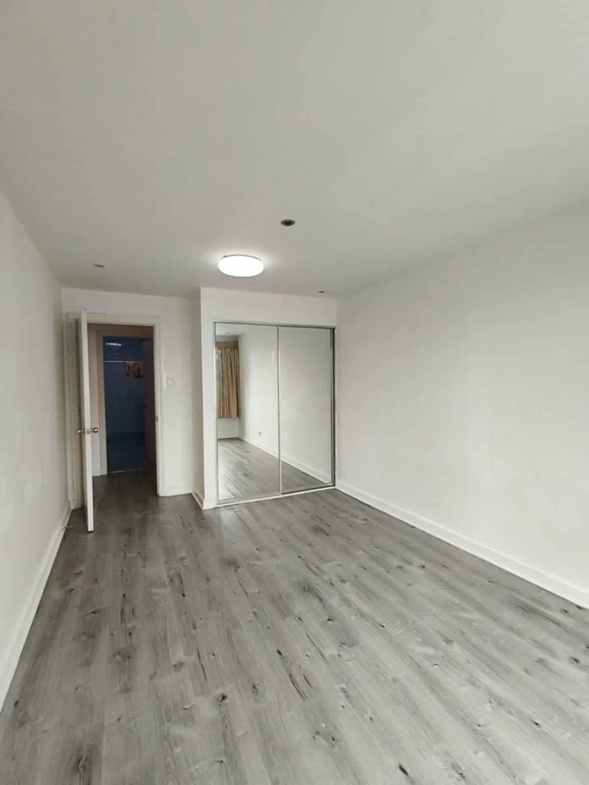 🚨 RUSH RENT 🚨🏘️ 2 Bedroom Unit - photo 4