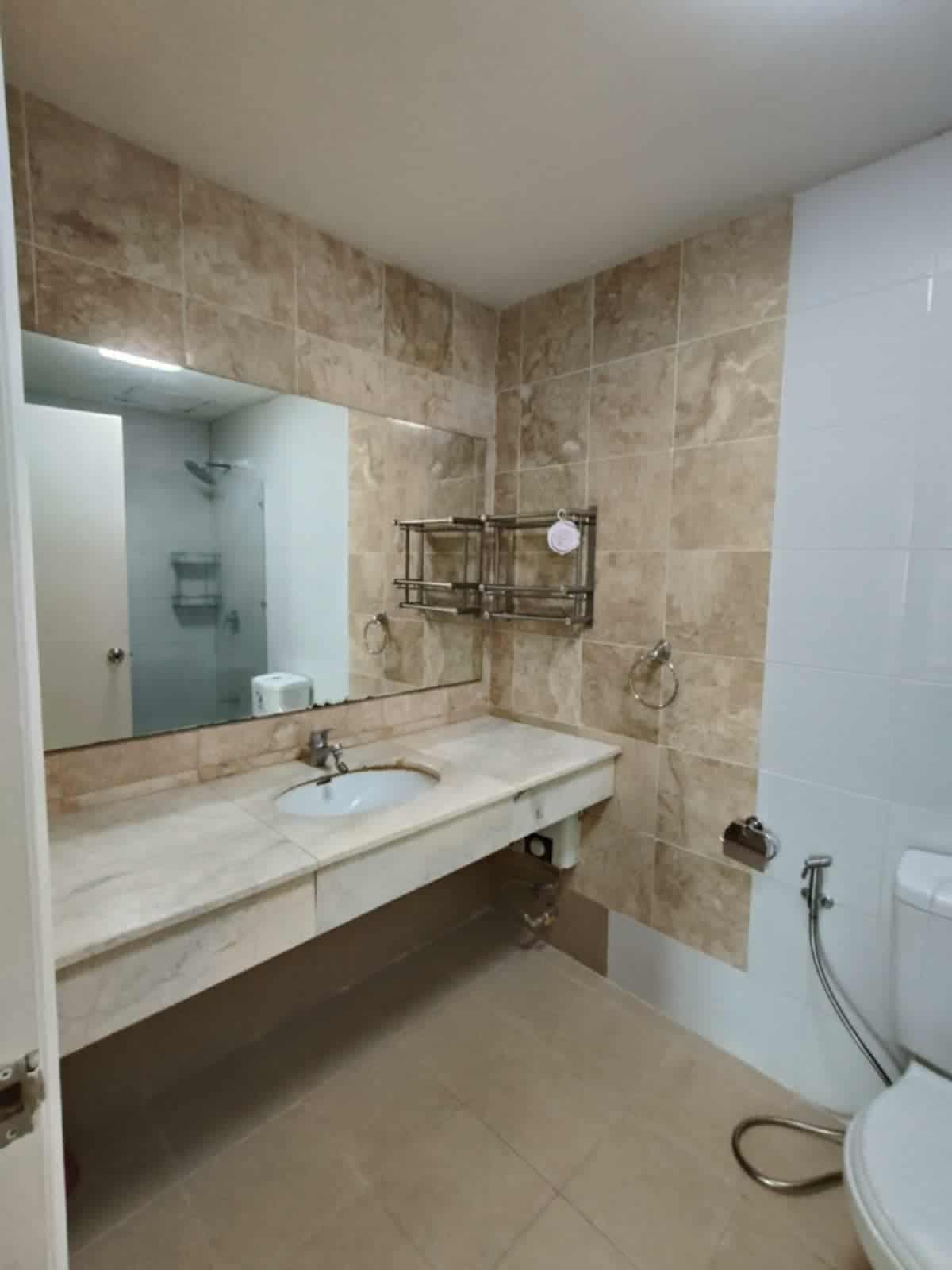 🚨 RUSH RENT 🚨🏘️ 2 Bedroom Unit - photo 10