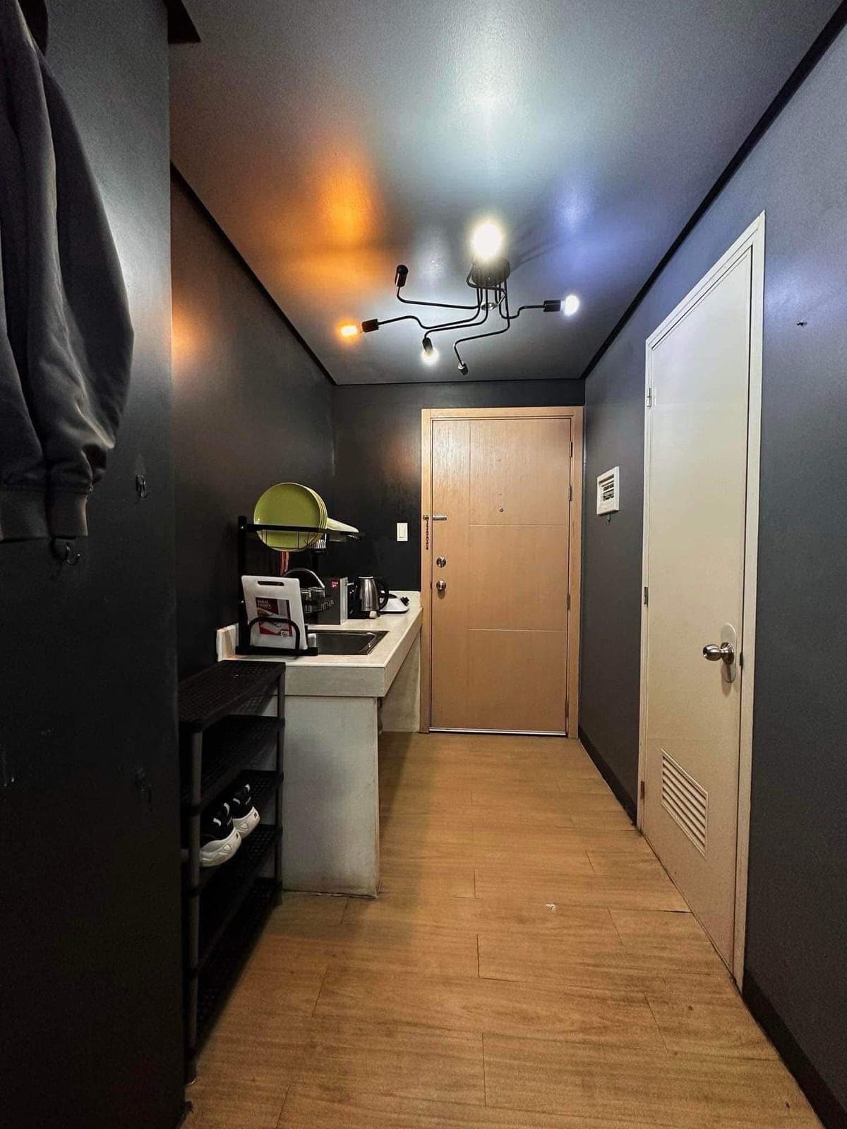 FOR RENT: ₱16,000/month. | Inclusive association dues - photo 1