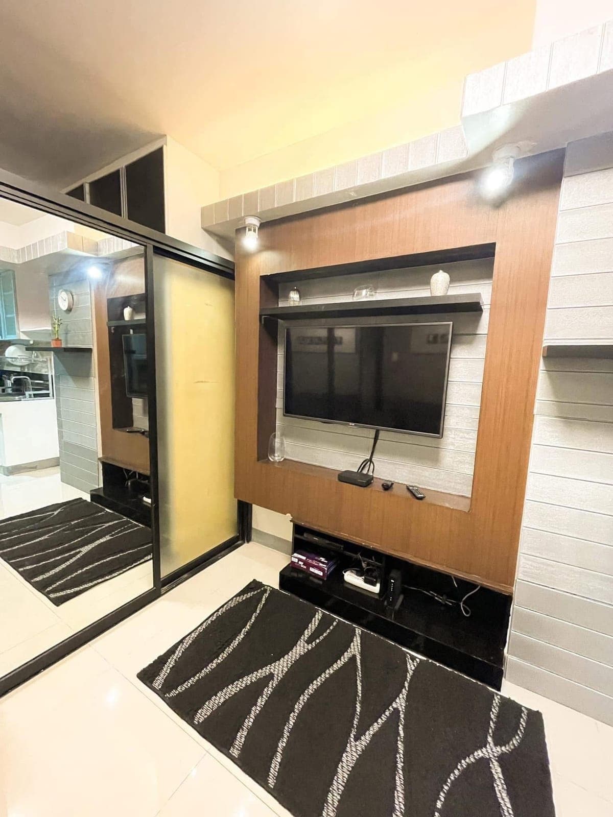 FOR RENT: ₱19,000/month. | Inclusive association dues - photo 2