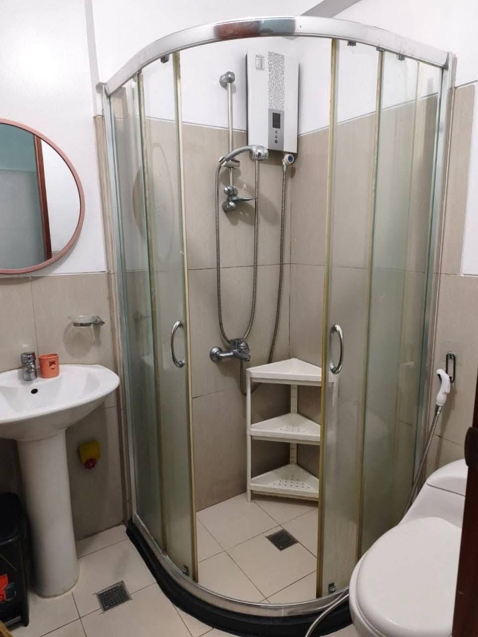 𝐅𝐎𝐑 𝐑𝐄𝐍𝐓 Studio Type Condo in The Beacon Makati. - photo 2