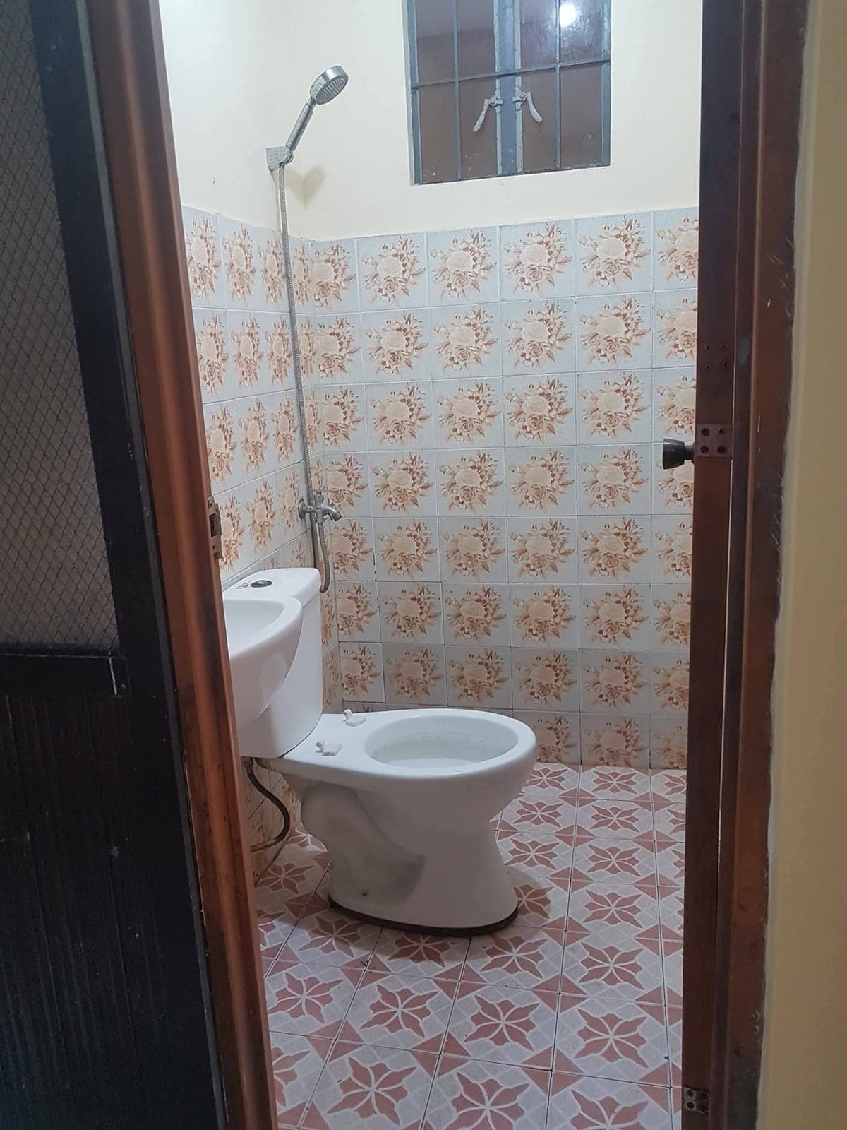 APARTMENT FOR RENT, - photo 1