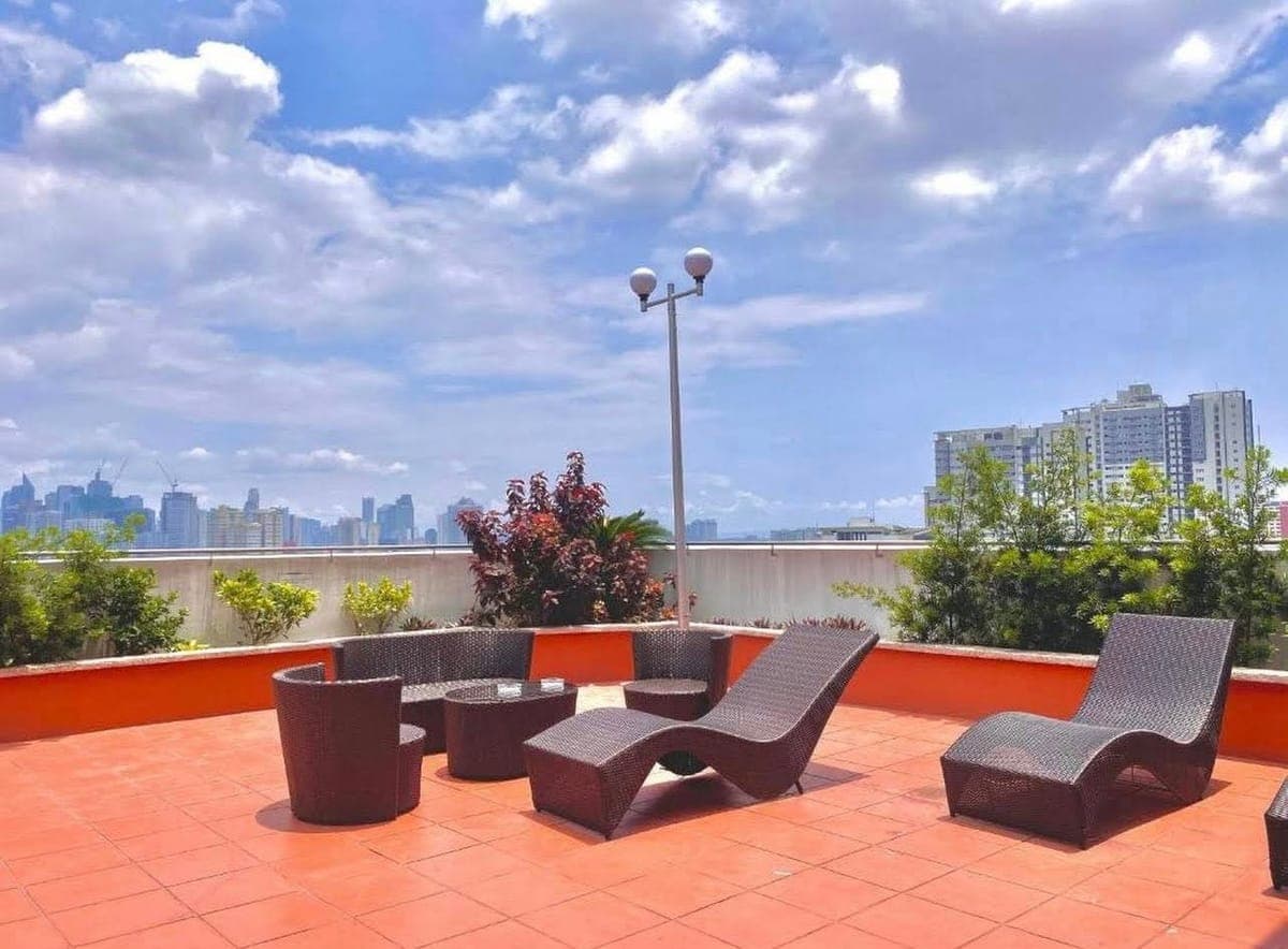 🔥HOT DEAL at I-Suites Hotel – Malate, Manila! - photo 4