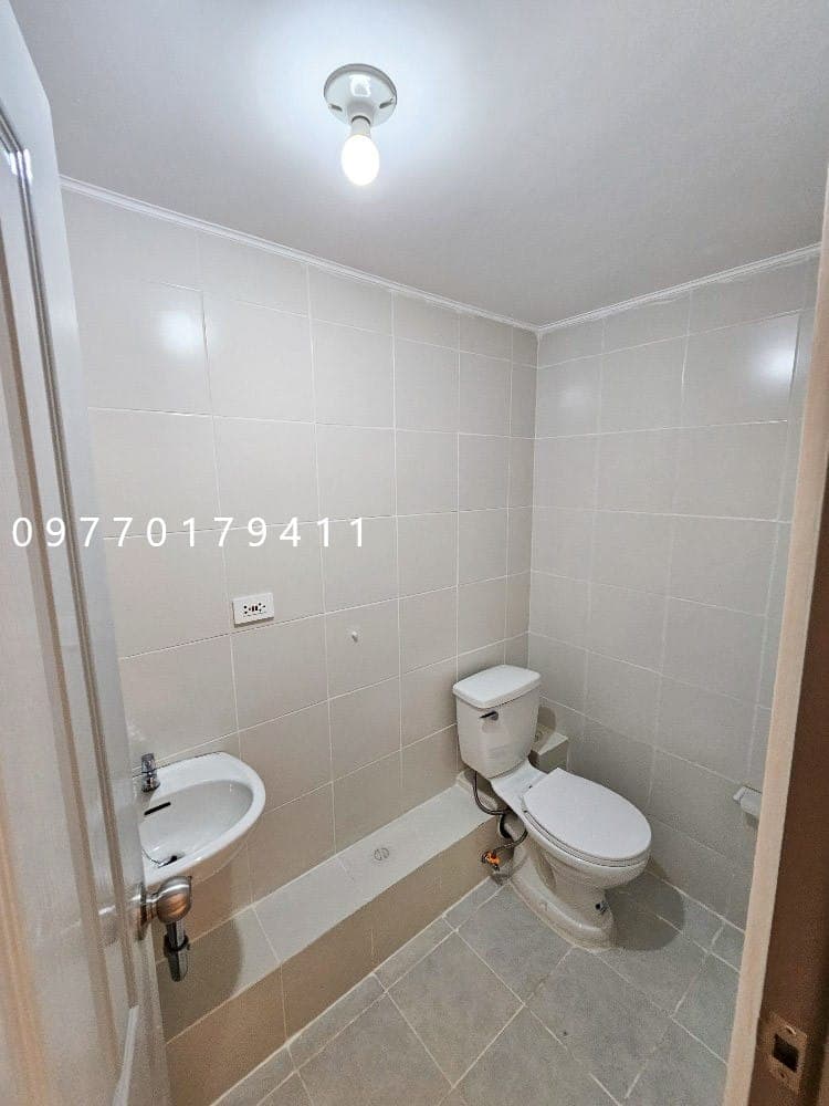 FOR RENT: 2-Bedroom Condo Unit in Karuhatan Rd.Valenzuela - photo 1